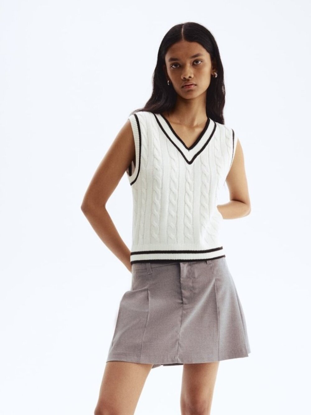 H&M Divided Cable Knit Contrast Trim Sweater Vest S NWT White Black Preppy